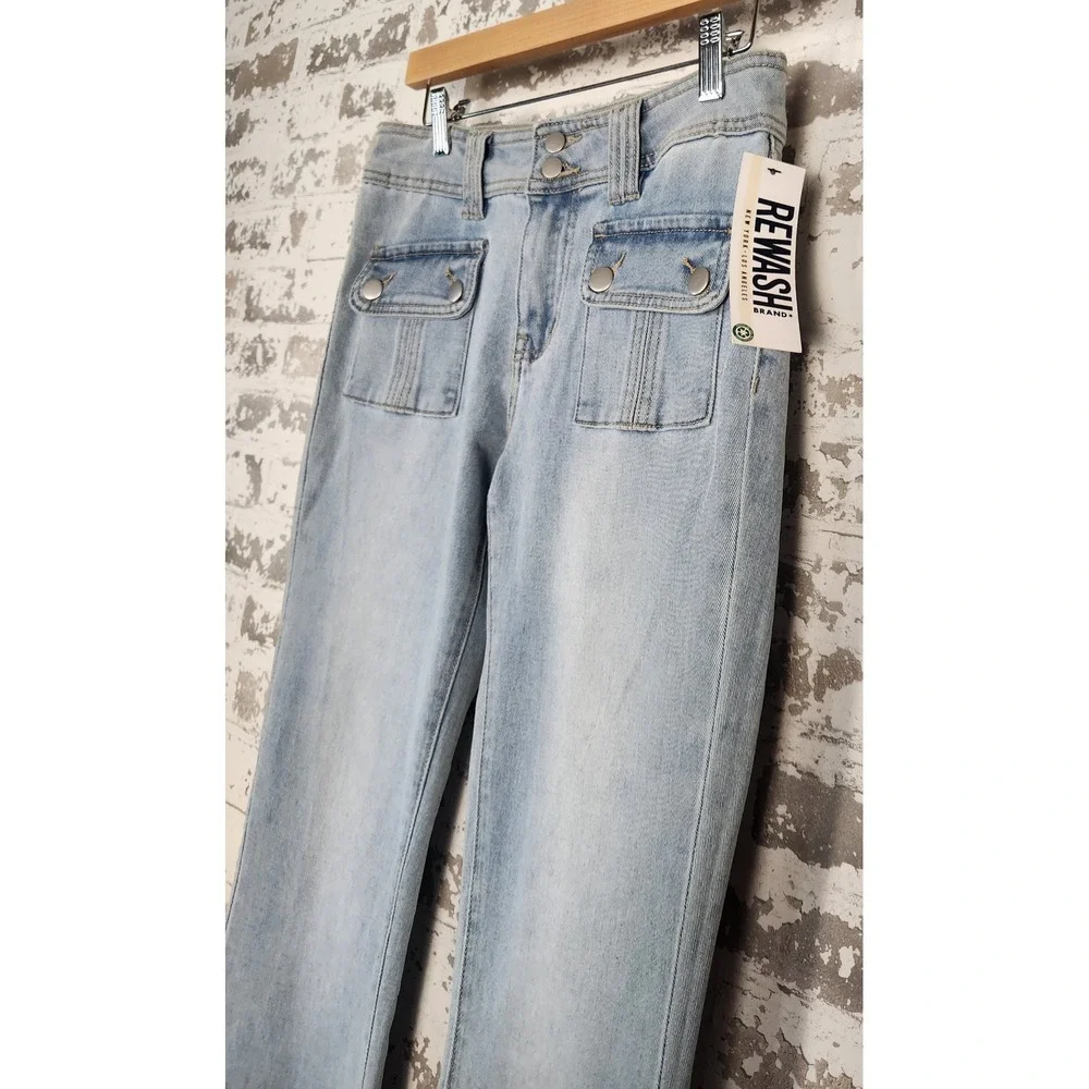 Forever‎ 21 Rewash Flare Jeans 8 Light Wash Denim Square Pockets Retro Style